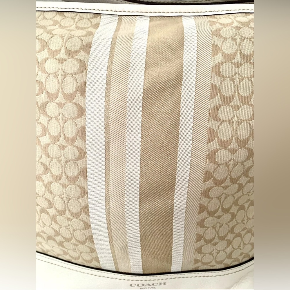 COACH bag LEGACY 2012 NWT condition Duffle Khaki Ivory Signature Glitter Stripe - Picture 4 of 10
